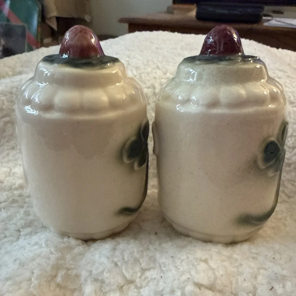 Vtg Brush McCoy Three Leaf Clover Art Deco Salt & Pepper Shaker Set 1940s